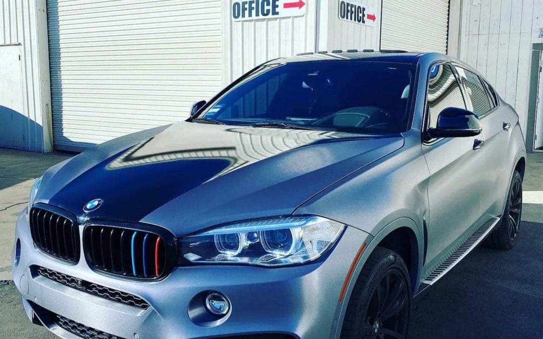 Brushed steel wrap with gloss black accents looks so clean